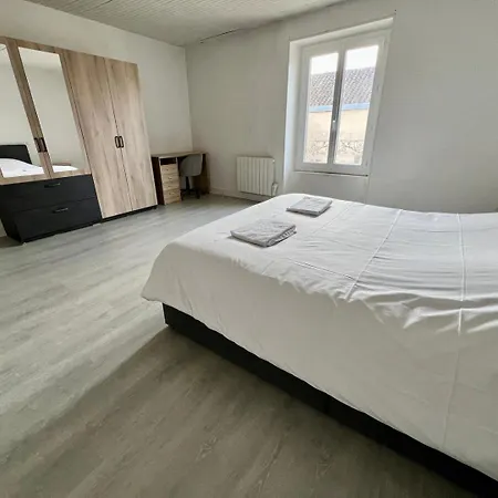 L 'echappee Du Clain Apartment Poitiers
